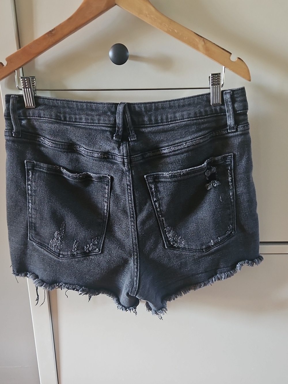 Good American High-Rise Distressed Black Denim Shorts - Women Size 14/32 - Picture 3 of 12